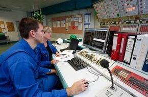 Arbeitgeberverband Chemie Baden-Württemberg e.V.: Chemische Industrie Baden-Württemberg: 92,5 Prozent der Azubis werden übernommen / Branche hat Ausbildungsplatzangebot 2014 auf hohem Niveau gehalten (FOTO)