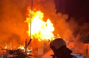 Feuerwehr Bochum: FW-BO: Brand einer Gartenlaube in Bochum Hamme
