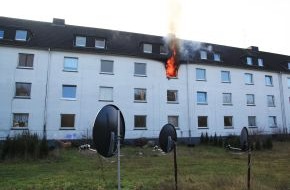 Feuerwehr Essen: FW-E: Wohnungsbrand in Mehrfamilienhaus, Wohnung unbewohnbar, keine Verletzten