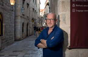 Kabel Eins: Attenzione, "Achtung Abzocke". Peter Giesel auf den Spuren der Mozzarella-Mafia - ab Donnerstag bei Kabel Eins