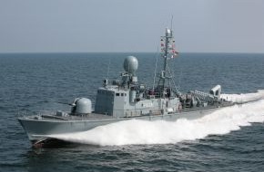 Presse- und Informationszentrum Marine: Schnellboot "Wiesel" geht in den Einsatz (BILD)