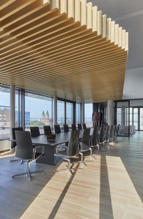 PRESSE: Paradors Open Framework Design Edition im neuen Volksbankareal Freiburg
