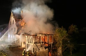 Kreisfeuerwehrverband Calw e.V.: KFV-CW: Dachstuhl brennt lichterloh
100.000 Euro Sachschaden bei Großbrand in Haiterbach