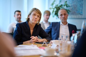 Aktuell: Auszubildende treffen Büdenbender und Hofmeister