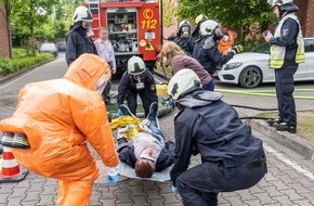 Kreisfeuerwehrverband Ennepe-Ruhr e.V.: FW-EN: Einmalige Übung mit der Polizei - Dekontamination von Verletzten und die Zusammenarbeit mit der Polizei wurden geübt