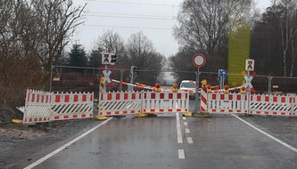 Bundespolizeiinspektion Flensburg: BPOL-FL: Owschlag - Fußgänger ignorieren Bauarbeiten am Bahnübergang - Lebensgefahr