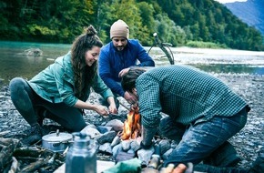 Jochen Schweizer GmbH: Abenteuertrend Survival Camp: Top 4 Survival-Tipps für die Wildnis