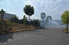 Feuerwehr Pulheim: FW Pulheim: Vegetationsbrand in Pulheimer Industriegebiet