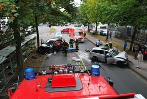 FW-MK: Schwerer Verkehrsunfall auf der Untergrüner Straße - 2 Personen verletzt