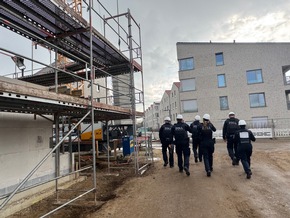 HZA-MS: Zoll pr&uuml;ft Baubranche im M&uuml;nsterland Bundesweiter Aktionstag / Hauptzollamt M&uuml;nster pr&uuml;ft Objekte in Bocholt, M&uuml;nster und Stadtlohn / Z&ouml;llner sto&szlig;en vor Ort auf 18 illegal besch&auml;ftigte Personen