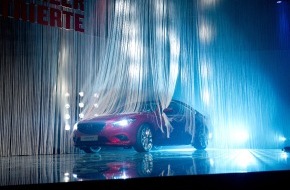 Mazda (Suisse) SA: La Mazda6 sacrée «Voiture suisse de l'année 2013»