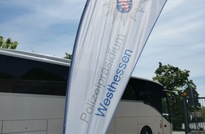 PD Main-Taunus - Polizeipräsidium Westhessen: POL-MTK: Polizei lädt zu "Kaffeefahrt" ein - roBUSTOUR gegen Straftaten, Mittwoch, 13.09.2023