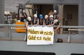 Presse- und Informationszentrum Marine: Deutsche Marine - Bilder der Woche: "Haben wir nicht, gibt es nicht" - Der Einsatzgruppenversorger "Frankfurt am Main" macht's möglich