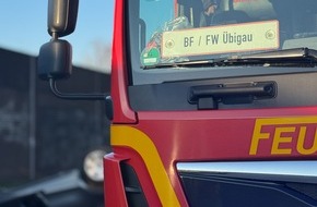 Feuerwehr Dresden: FW Dresden: Gebäudebrand und Verkehrsunfall