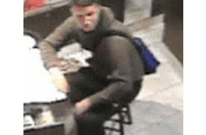 Polizeipräsidium Frankfurt am Main: POL-F: 111020 - 1244 - Öffentlichkeitsfahndung - Nachtrag zur Pressemeldung: 111007 - 1188 Überfall auf Apotheke - Bitte Bilder beachten