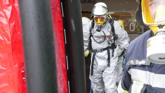 Freiwillige Feuerwehr Celle: FW Celle: Gefahrstoffaustritt in Celler Krankenhaus