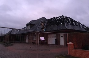 Polizeiinspektion Emsland/Grafschaft Bentheim: POL-EL: Klein Berßen - Garagenbrand greift auf Wohnhaus über