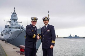 Presse- und Informationszentrum Marine: Führungswechsel am größten Bundeswehrstandort - Die Einsatzflottille 2 erhält neuen Kommandeur