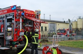 Feuerwehr Iserlohn: FW-MK: Feuerwehreinsätze an der Friedrich-Kirchhoff-Straße und an der Ludorffstraße