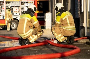 Feuerwehr Dresden: FW Dresden: Brand in der 14. Grundschule