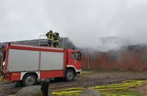 Kreisfeuerwehrverband Rendsburg-Eckernförde: FW-RD: Feuer in leer stehendem Bauernhof in Königshügel (Kreis Rendsburg-Eckernförde)