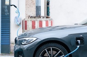 Designit: Elektrofahrzeuge bequemer laden: Urbanes Experiment startet in München