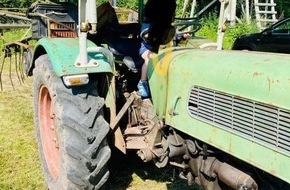 Polizeidirektion Trier: POL-PDTR: Traktor der Marke Fendt entwendet