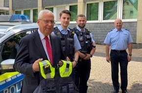 Kreispolizeibehörde Hochsauerlandkreis: POL-HSK: Bodycams und Smartphones ab sofort auch im HSK im Einsatz