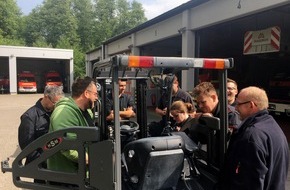 Feuerwehr Herdecke: FW-EN: Acht neue Gabelstaplerfahrer bei der Feuerwehr Herdecke - Erfolgreiche Kooperation mit den Johannitern