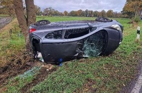 Polizeiinspektion Oldenburg-Stadt / Ammerland: POL-OL: ++Apen : Verkehrsunfallflucht mit einer leicht verletzten Unfallbeteiligten++