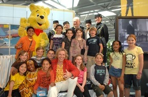 HARIBO GmbH & Co. KG: Das fliegende Klassenzimmer von... HARIBO / Die große HARIBO-Schulanfangs-Promotion (Mit Bildern)