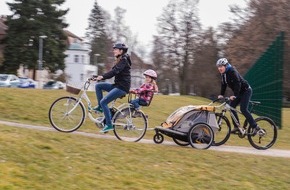 HUK-COBURG: Tipps für den Alltag / Damit der Spaß beim Radfahren nicht endet / Unfall oder Diebstahl - wie sind Pedelecs versichert?