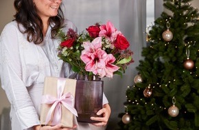 Fleurop AG: Blumen als Weihnachtsgeschenk / Blütenzauber im Abo: Nachhaltige Weihnachtsfreude mit Fairtrade-Blumen