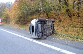 Polizeidirektion Kaiserslautern: POL-PDKL: A62/Kusel, Pkw überschlägt sich, 2 Schwerverletzte