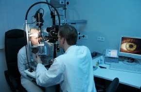 Asklepios Kliniken GmbH & Co. KGaA: Silvesterknaller: Was tun bei Augenverletzungen? / Laut Experten häufig auch Augen verletzt (mit Bild)