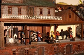 Weihnachts-Sammler-Börse: Weihnachts-Sammler-Börse: Sonderausstellung - Das mechanische Dorf