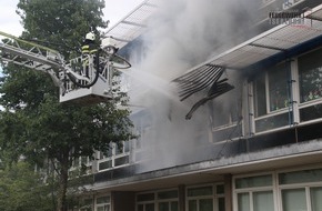 Feuerwehr Iserlohn: FW-MK: Klassenraum in der Kilianschule brennt in voller Ausdehnung