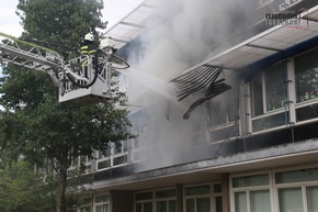 FW-MK: Klassenraum in der Kilianschule brennt in voller Ausdehnung