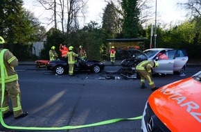Feuerwehr Ratingen: FW Ratingen: Verkehrsunfall mit zwei beteiligten PKW