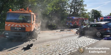 Polizeiinspektion Ludwigslust: POL-LWL: Zwei Verletzte bei Zusammenstoß zwischen PKW und LKW (Ergänzungsmeldung)