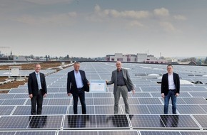 LIDL Schweiz: Lidl construit une installation photovoltaïque aussi grande que 3 terrains de football / 4 millions de kWh : approvisionnement de 1500 foyers par an