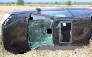 Polizei Minden-Lübbecke: POL-MI: Auto überschlägt sich bei Alleinunfall