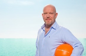 Kabel Eins: Urlaubsabzocke gibt's auch auf Balkonien: "Achtung Abzocke" mit Peter Giesel startet in eine neue Staffel - am Donnerstag, 24. Juni 2021, um 20:15 Uhr bei Kabel Eins