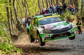 Skoda Auto Deutschland GmbH: Rallye Kroatien: SKODA Teams feiern Doppelsieg in WRC3, Andreas Mikkelsen behauptet WRC2-Spitze
