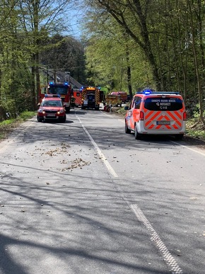 FW-EN: Verkehrsunfall auf Esborner Straße -Rettungshubschrauber im Einsatz-