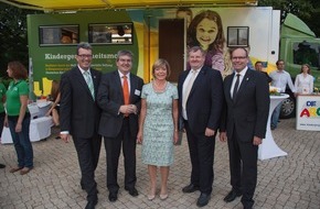 McDonald's Kinderhilfe Stiftung: Kindergesundheitsmobil zu Gast beim Bundespräsidenten (BILD)