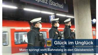 Bundespolizeidirektion München: Bundespolizeidirektion München: Glück im Unglück / Mann springt vom Bahnsteig in den Gleisbereich