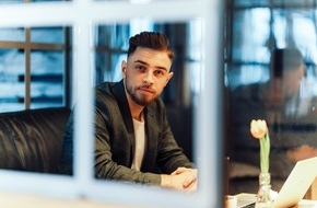 Sales by Women GmbH: S&eacute;bastien Briclot von der Sales by Women GmbH: Wie selbstst&auml;ndige Frauen aus fachlicher Kompetenz ein tragf&auml;higes Gesch&auml;ft entwickeln