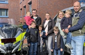 Polizei Coesfeld: POL-COE: Kreis Coesfeld, Dülmen/Besuch bei der Polizeiwache - Gewinn eingelöst