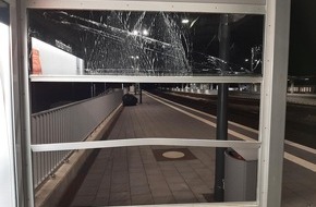 Bundespolizeidirektion Sankt Augustin: BPOL NRW: Vandalismus am Bahnhof Ahlen - Bundespolizei sucht Zeugen
